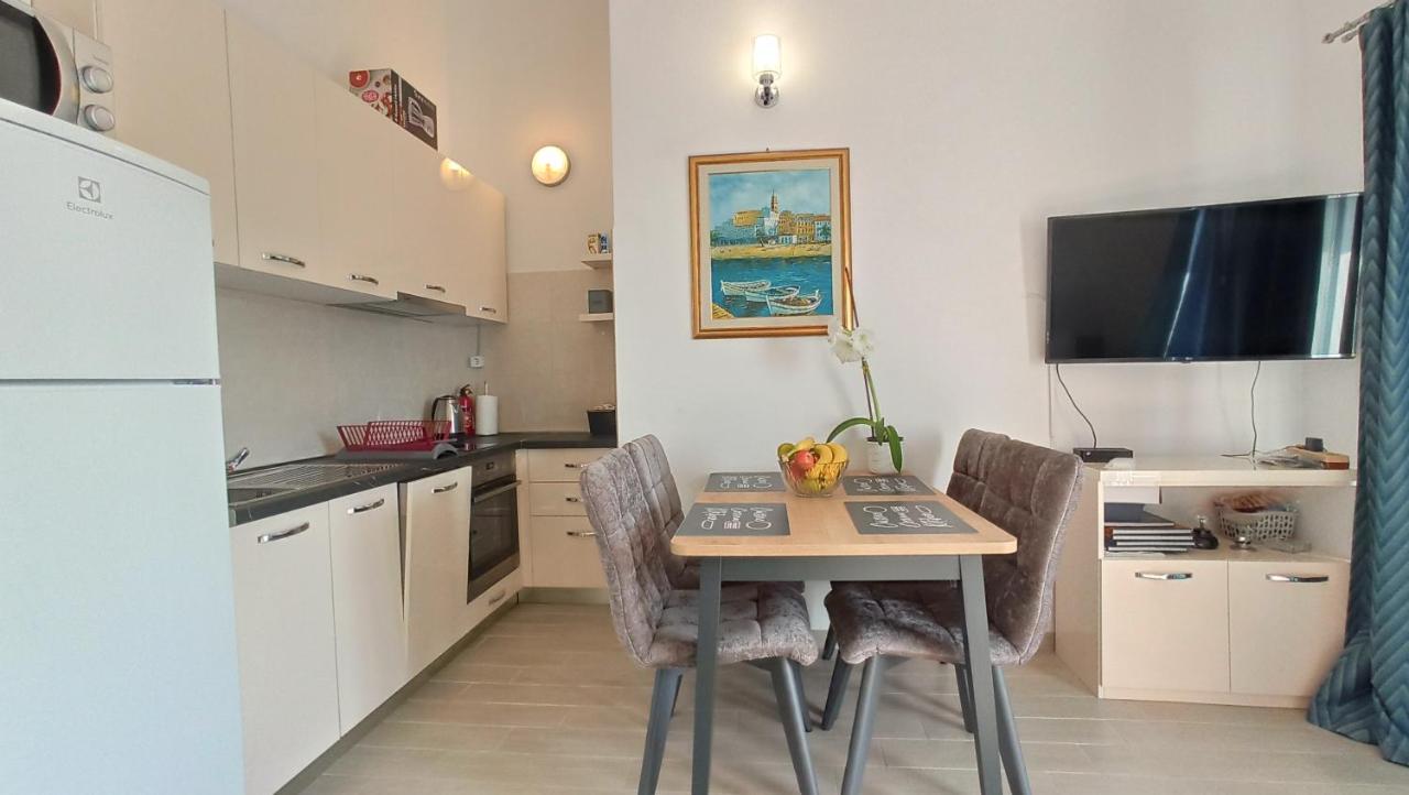 Jakopovic Apartments Rogoznica  Esterno foto