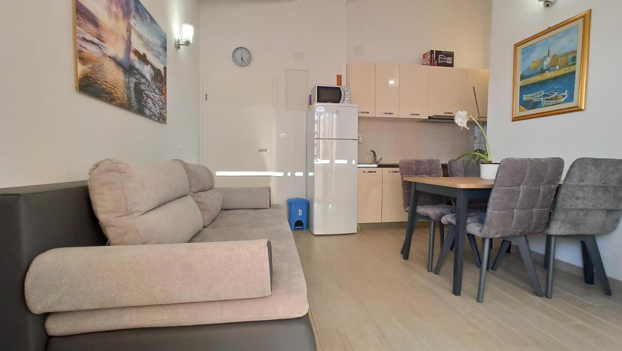 Jakopovic Apartments Rogoznica  Esterno foto